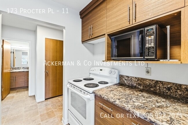 Building Photo - 173 Procter Pl