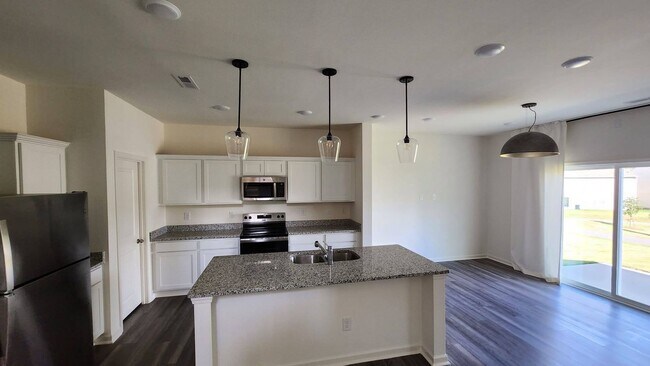 Foto del edificio - 4 Bedroom 2.5 Bathroom NEW Home in Wilson's Walk