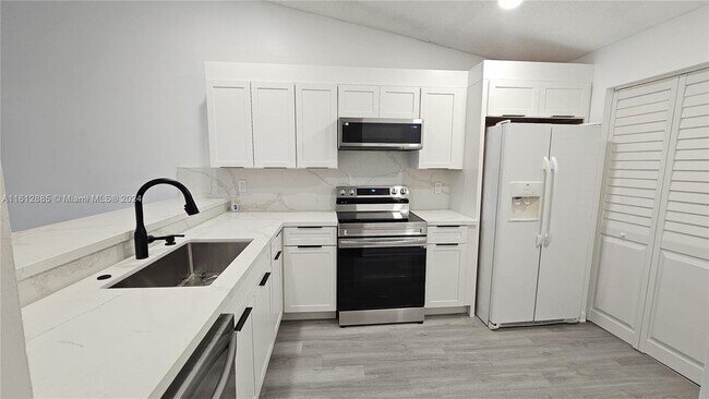 Foto del edificio - 1189 NW 122nd Ter