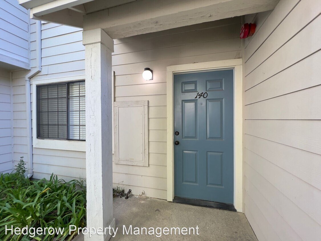 Primary Photo - 2 br, 2.5 bath House - 140 Golden Gate Circle