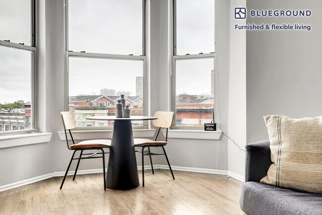 Foto del edificio - 3266 N Clark St
