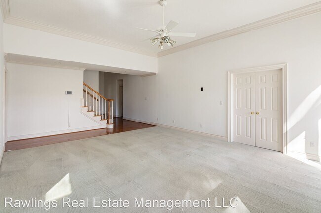 Building Photo - 4 br, 3.5 bath House - 92 Hillcrest Drive