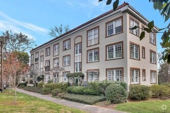 Building Photo - 3 Park Ln NE