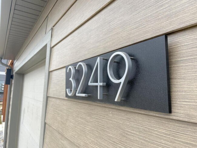 Foto del edificio - 3249 Cabernet Dr