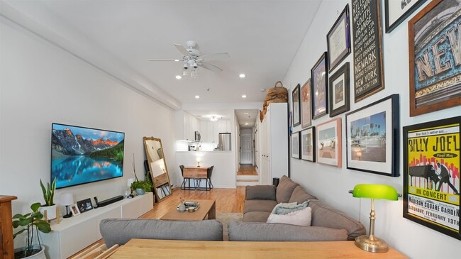 Foto del edificio - 228 Monroe St