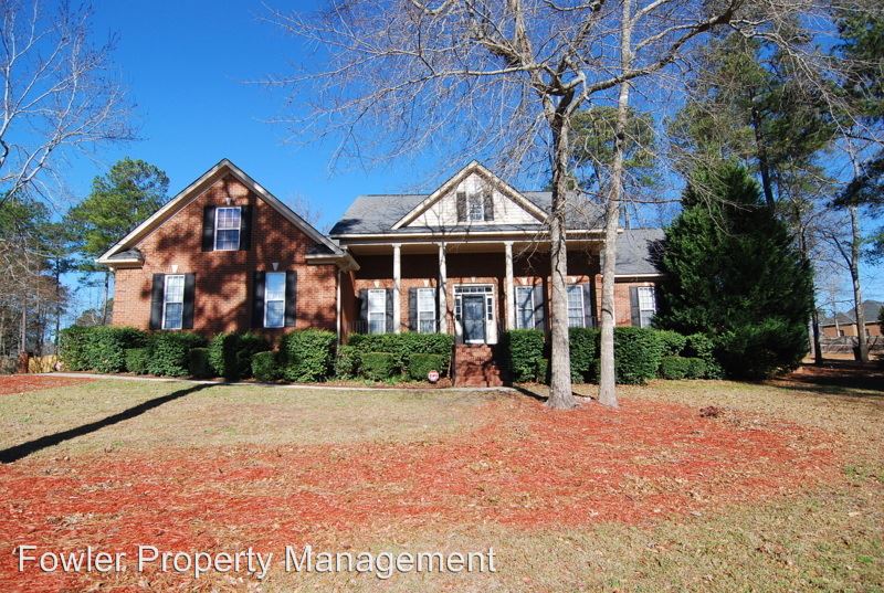 Primary Photo - 111 Winding Oak Way