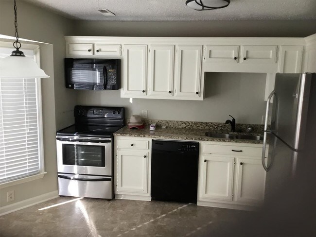 Foto del edificio - 6647 Steeplechase Dr NW