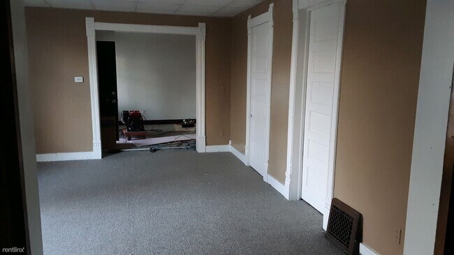 Building Photo - 2 br, 1 bath  - 1203 Mackinaw St Mackinaw