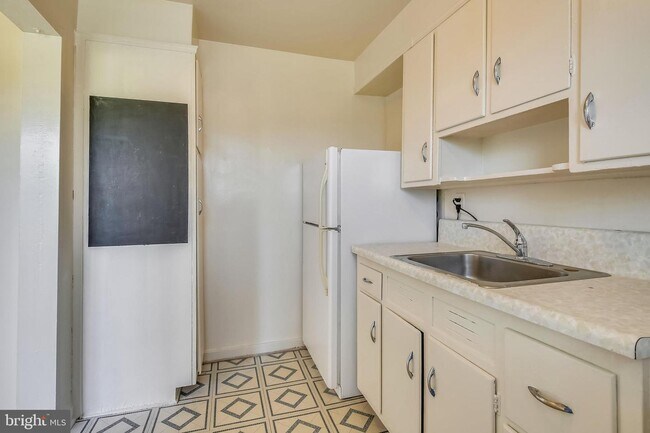 Foto del edificio - 6610 10th St