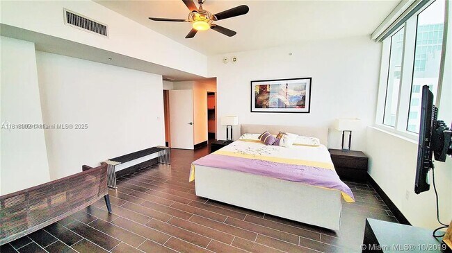 Foto del edificio - 253 NE 2nd St