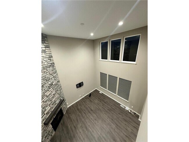 Foto del edificio - 9876 Ambrose Rd