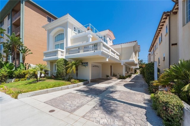 Building Photo - 1206 S Catalina Ave