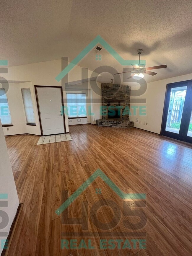 Photo - Moore Rental with Fireplace! House