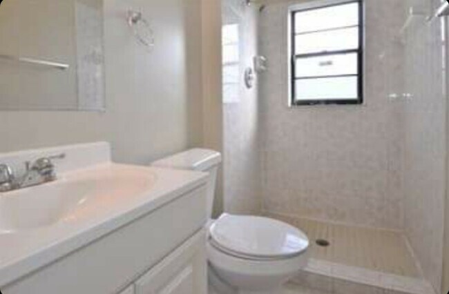 Building Photo - 8431 SW 129th Ave