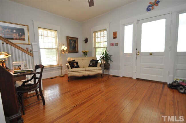 Foto del edificio - 616 Wills Forest St