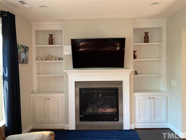 Foto del edificio - 141 White Hill Dr