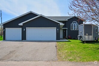 Building Photo - 802 Griffing Park Rd