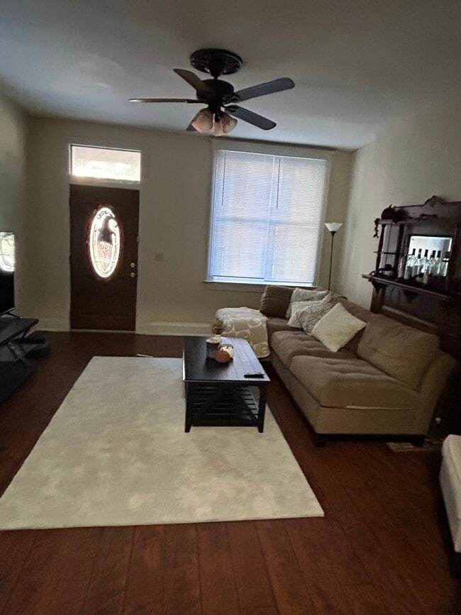 Building Photo - 2154 W Clifton Ave