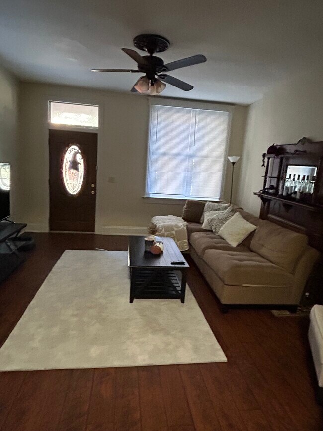 Foto del edificio - 2154 W Clifton Ave