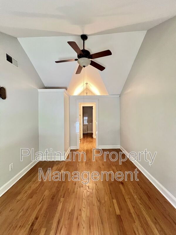 Building Photo - 125 Wyman St SE