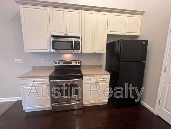 Foto del edificio - 6431 Brookfield Ct Dr