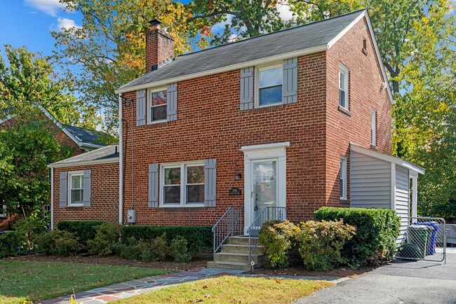 Building Photo - Beautiful Brick Colonial