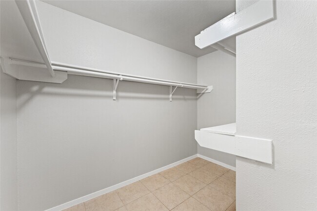 Building Photo - 10746 Staghill Dr