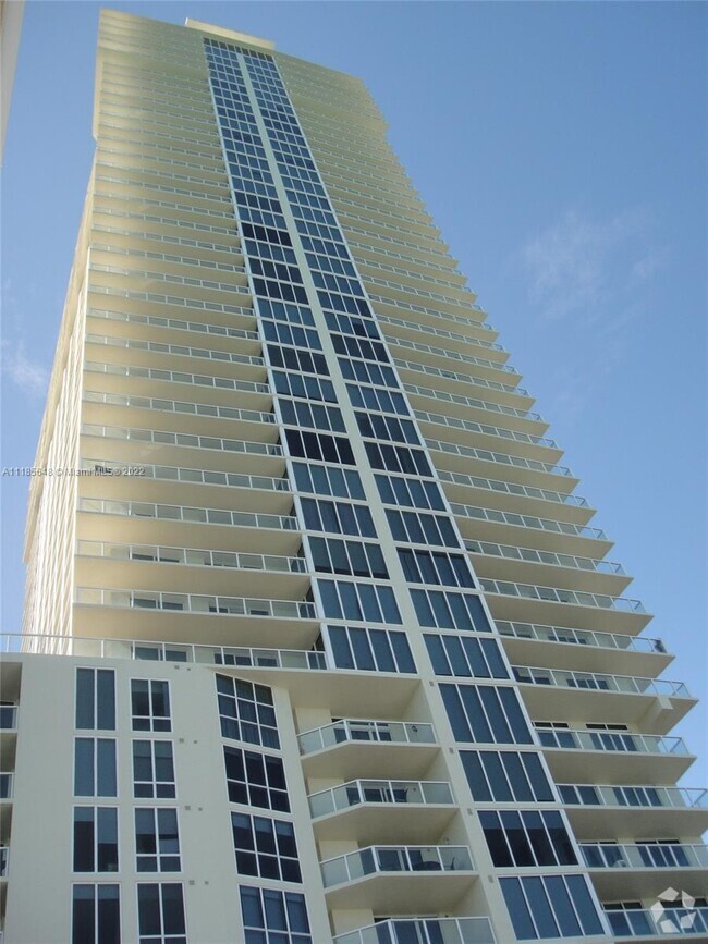 Building Photo - 16699 Collins Ave