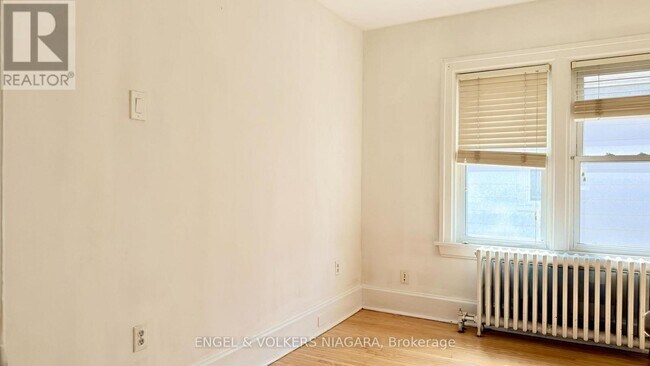 Photo du bâtiment - 5038 Huron St