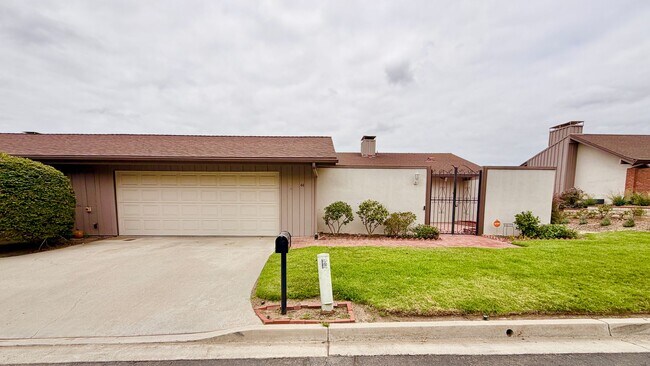 Foto del edificio - Beautiful Two-Story Home in the Lovely Gated & Private Terrace at San Luis Rey HOA Community of B...