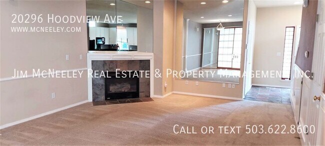 Foto del edificio - 20296 Hoodview Ave