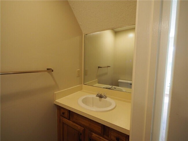 Foto del edificio - 105 Hillside Dr