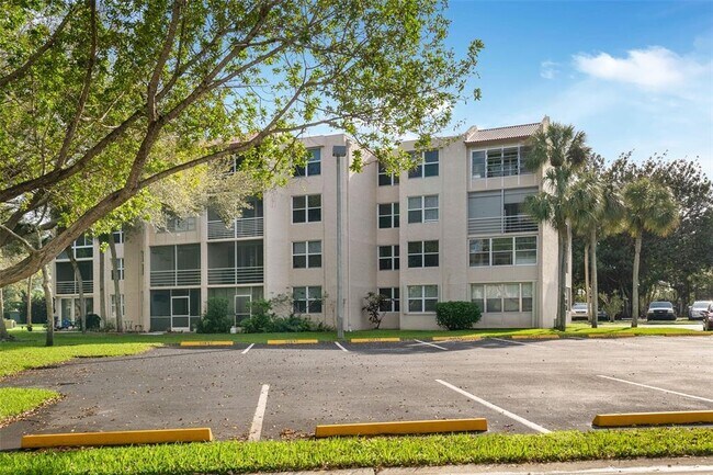 Foto del edificio - 9461 Evergreen Pl