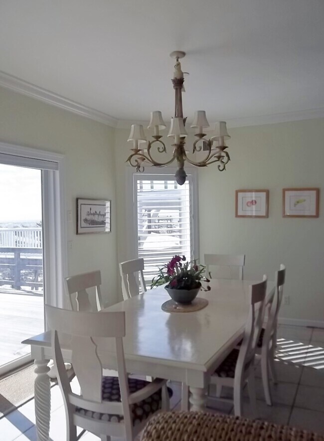 Building Photo - 793 Dune Rd