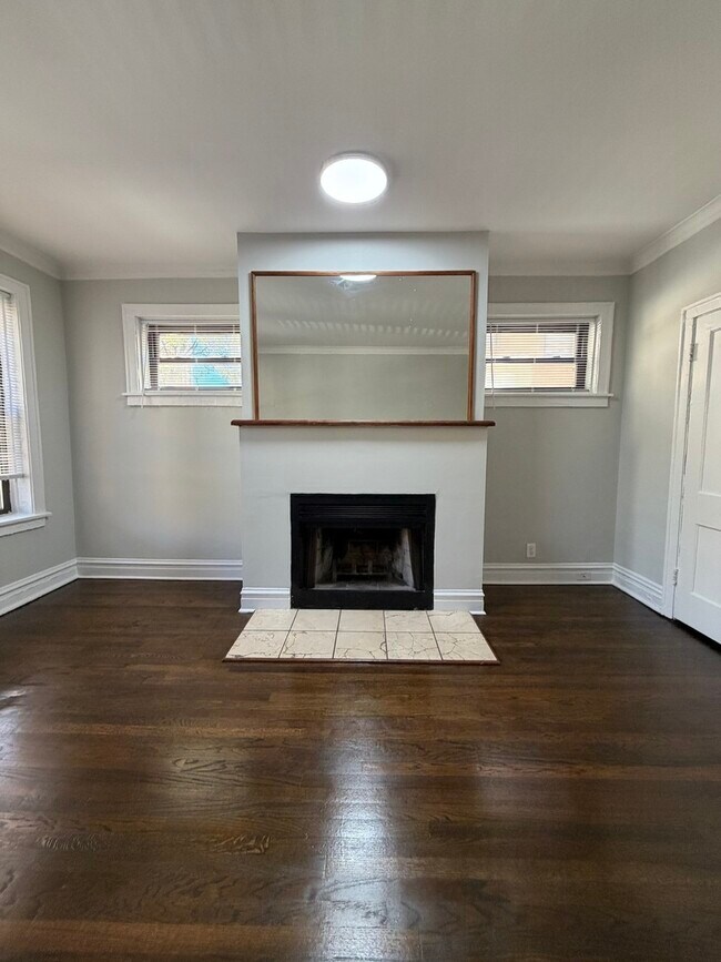 Foto del edificio - 635 W Roscoe St