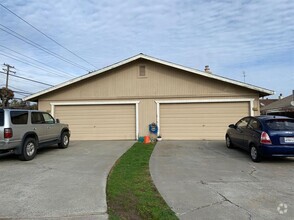Building Photo - 5421-5423 Romulan Ct