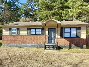 Building Photo - 121 Lockwood Dr