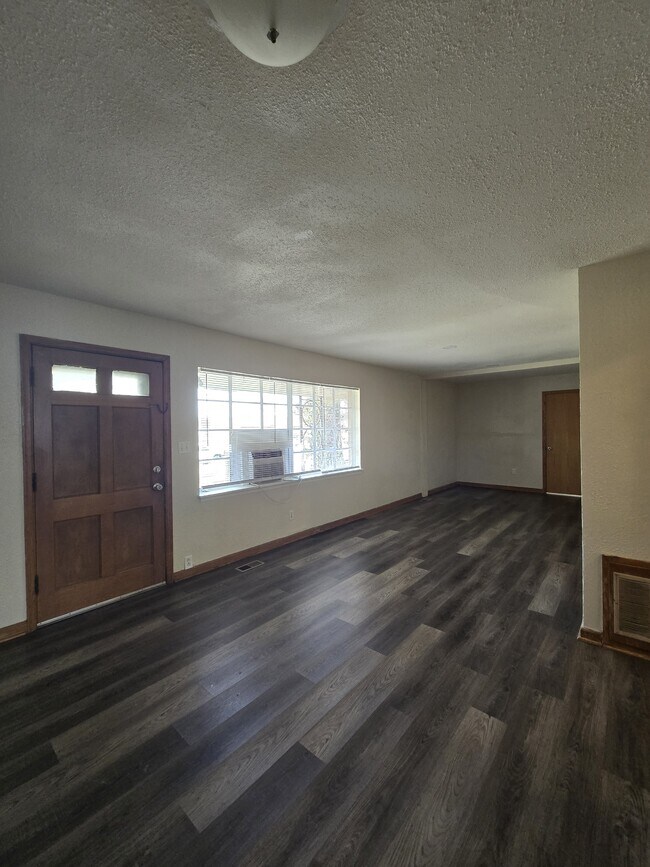 Foto del edificio - 722 S Hunter