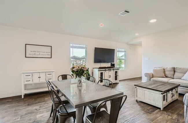 Foto del edificio - 259 Levi Lndg