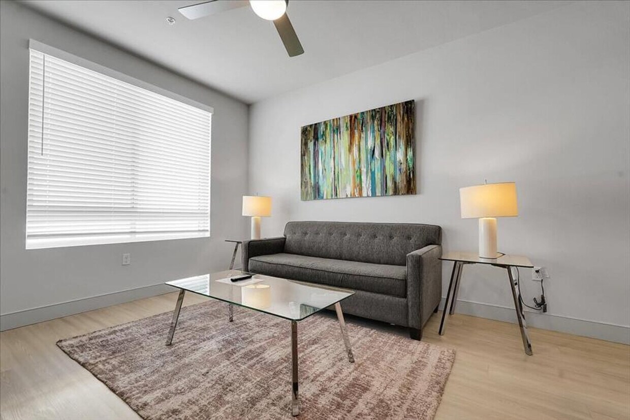 Foto principal - 3250 Barnett Ave