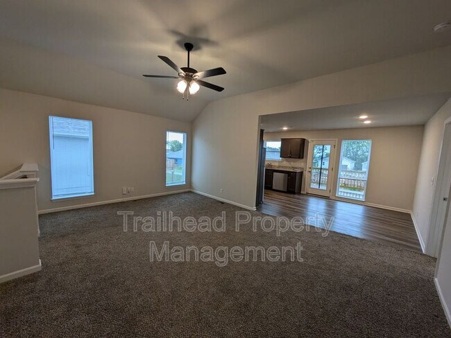Foto del edificio - 736 Connor St