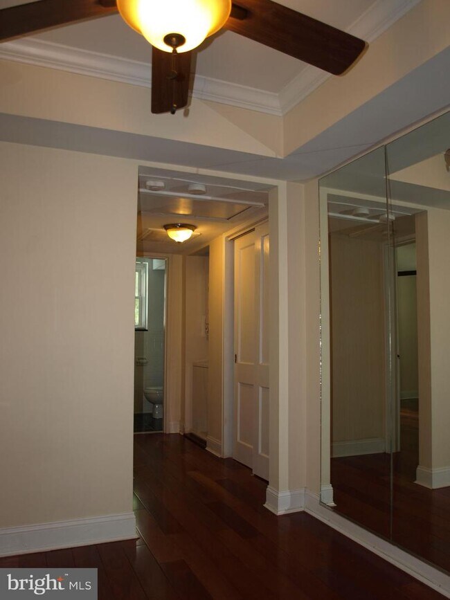 Building Photo - 4225 N Henderson Rd