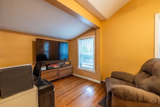 Foto del edificio - 22 Nickerson Ave