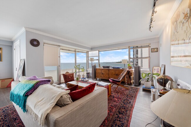 Foto del edificio - 6157 N Sheridan Rd
