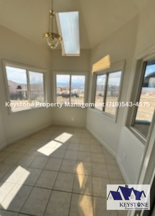 Foto del edificio - Located On A Quiet Cul-de-sac -  3 Plus Bedrooms/3 Bathroom/2 Car Garage $1800/$1800