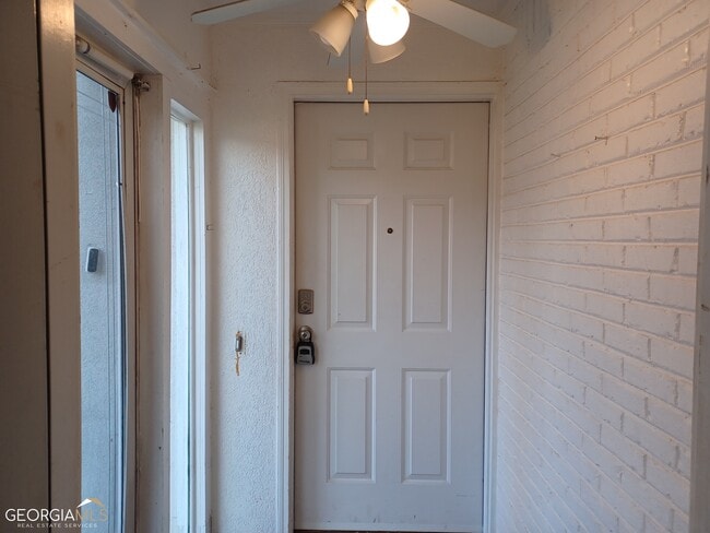 Building Photo - 140 Courtyard Ln