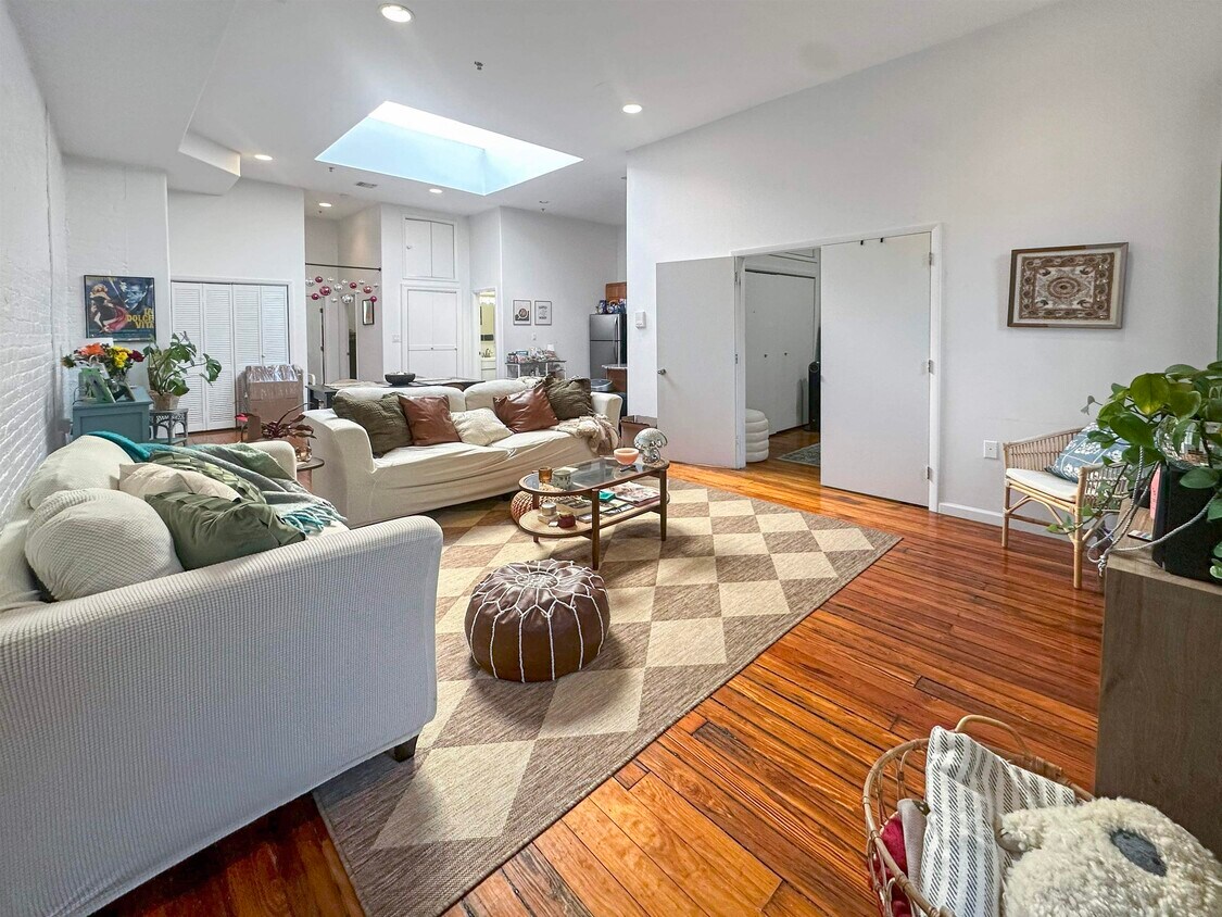 Foto principal - 1426 Willow Ave