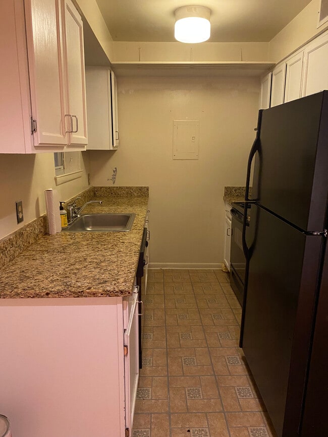 Kitchen - 4641 28th Rd S