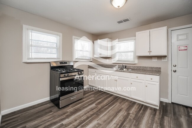 Building Photo - 991 Bryce Ave