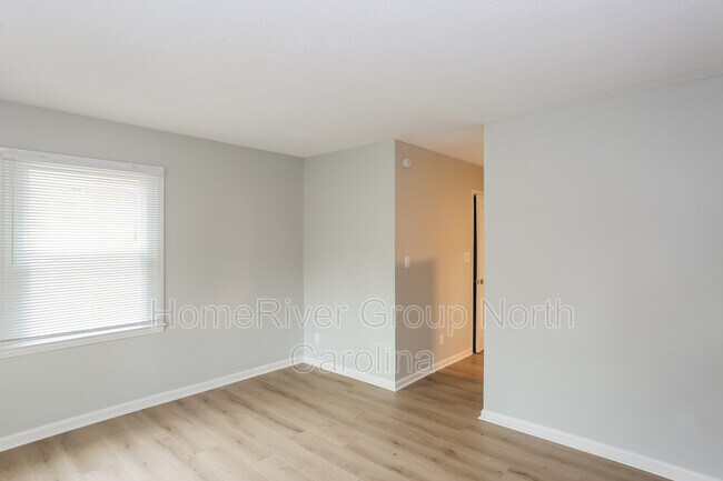 Foto del edificio - 600 Spring Hill Rd